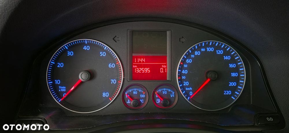 Volkswagen Golf - 18