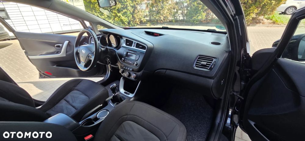 Kia Ceed 1.4 CVVT Dream-Team Edition - 32