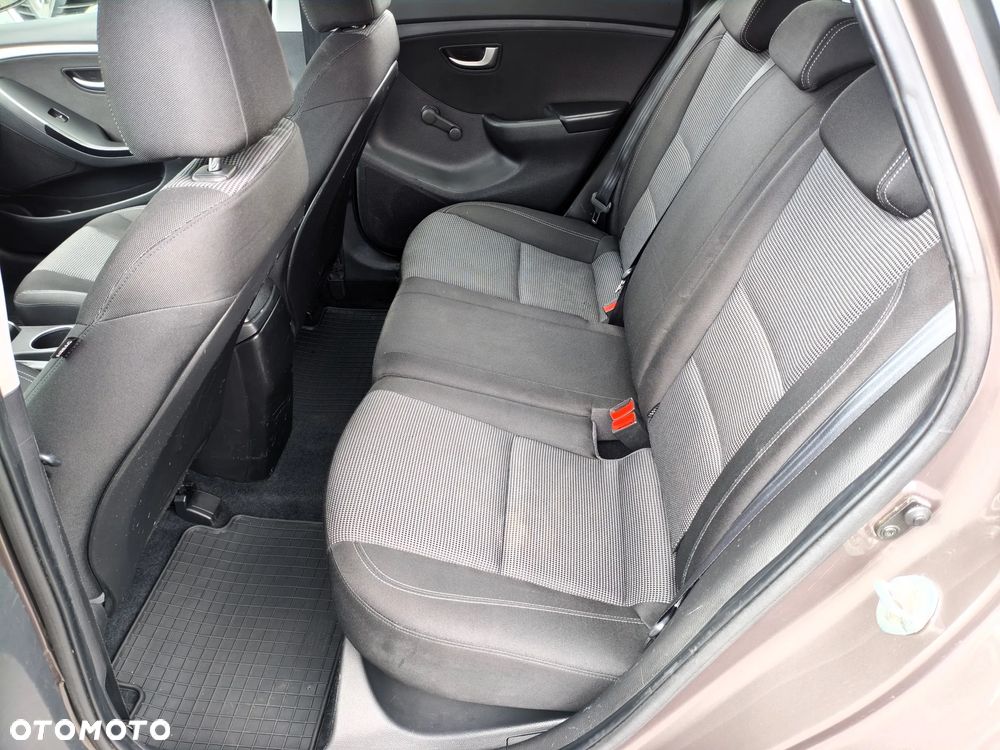 Hyundai i30 i30cw 1.4 Classic - 18
