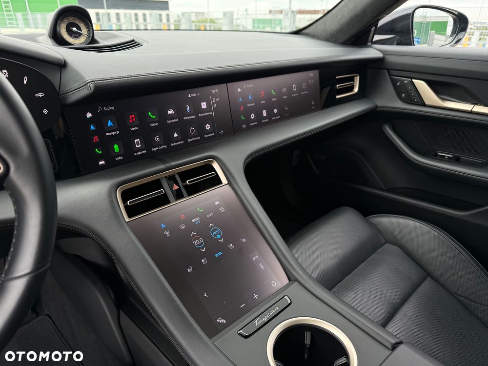 Porsche Taycan Turbo - 29