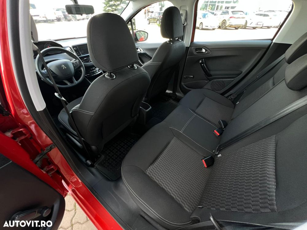 Peugeot 208 1.2 L PureTech Allure - 14
