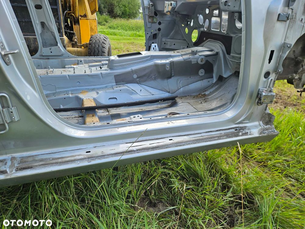Błotnik Ćwiartka LY7W Poszycie Słupek Próg Podłużnica Dach Audi A6 C6 Sedan - 19