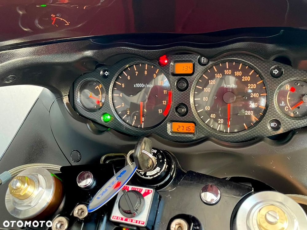 Suzuki GSX-R - 14