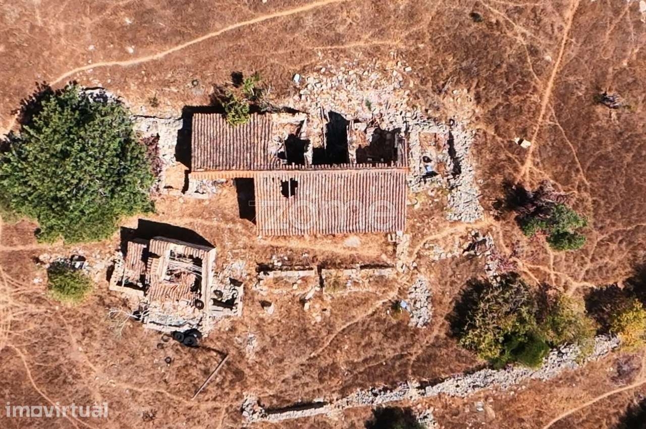Ruina T3 em terreno com 2,0440 ha | Cerro Manuel Viegas | Estoi - Grande imagem: 5/16