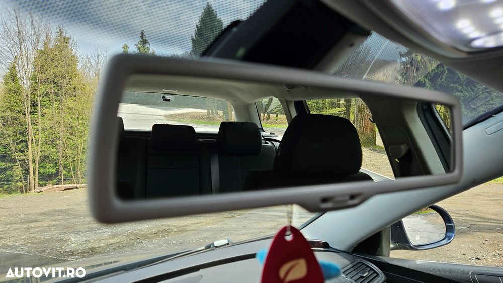 Volkswagen Passat Variant 1.9 TDI DPF BlueMotion - 22