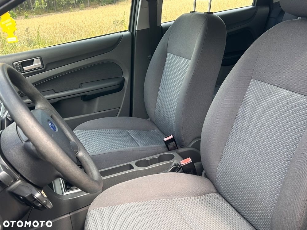 Ford Focus 1.6 16V Style - 17