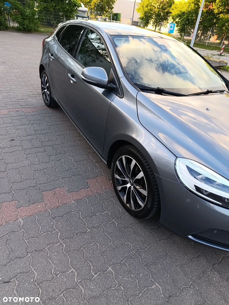 Volvo V40 D2 Geartronic Momentum - 2