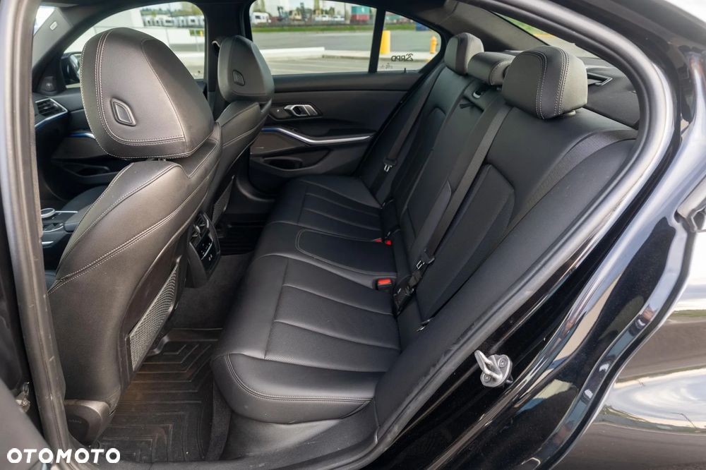 BMW Seria 3 - 26