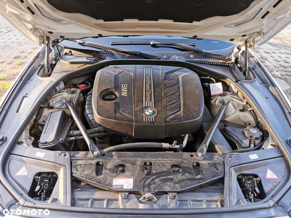 BMW Seria 5 525d xDrive - 37