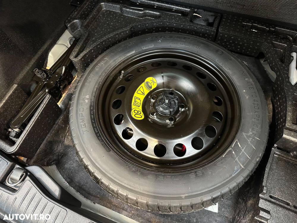 Ford Kuga 2.5 Duratec FHEV ST-LINE - 34