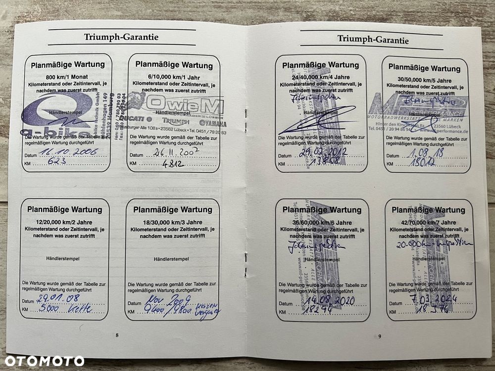 Triumph Bonneville - 40