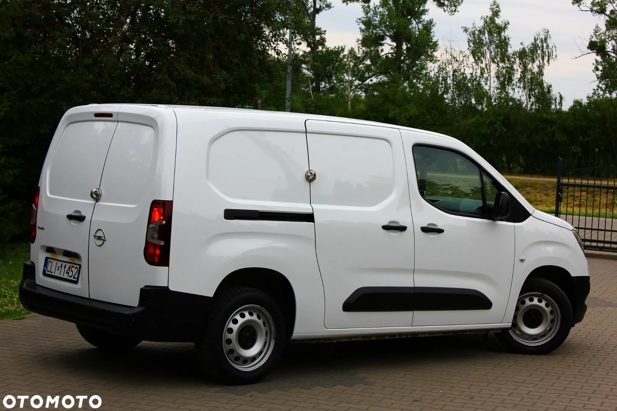 Opel Combo 1.5 CDTI 102KM LONG L2 3 OSOBOWY  NAVIGACJA KAMERA COFANIA CLIMATRONIC DWUSTREFOWY - 12