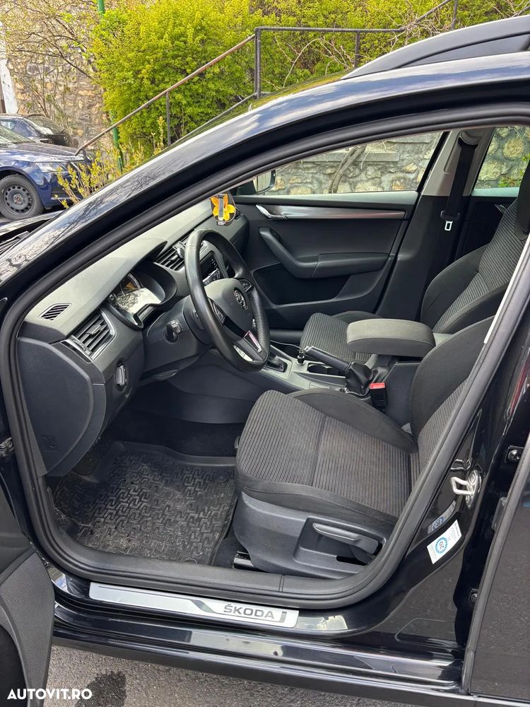 Skoda Octavia 1.6 TDI DSG Ambition - 14