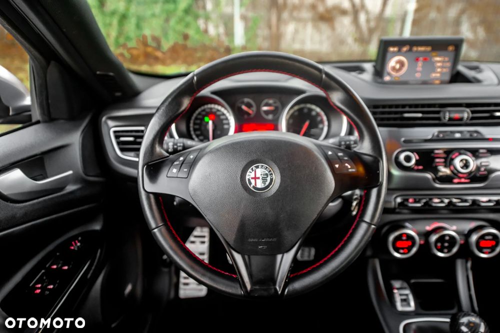 Alfa Romeo Giulietta 1750 TBi Quadrifoglio Verde - 21