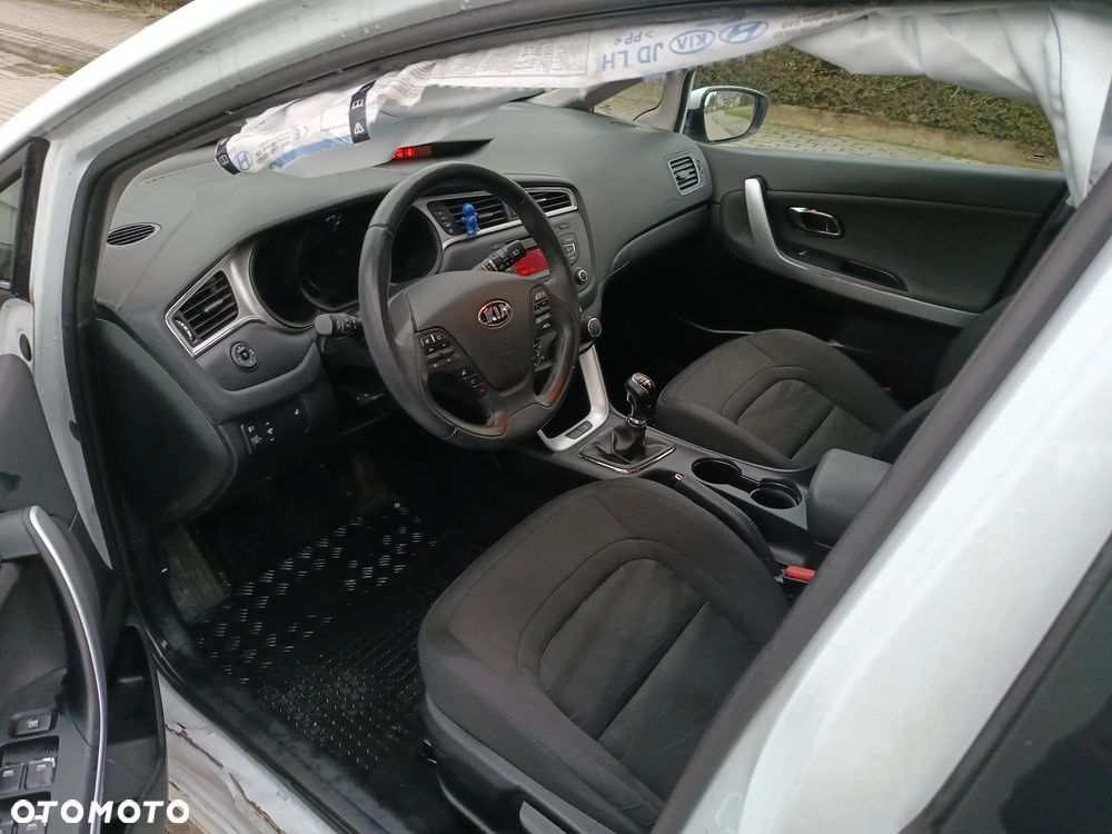 Kia Ceed 1.4 CVVT ISG Dream Team Edition - 22