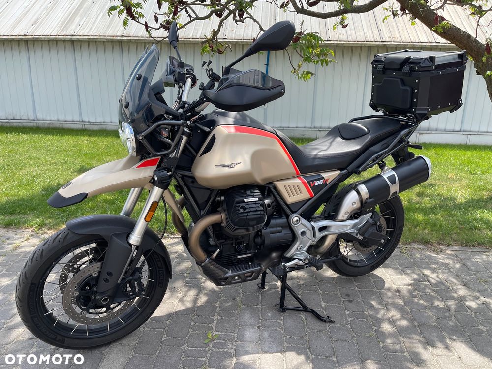 Moto Guzzi V85 - 2