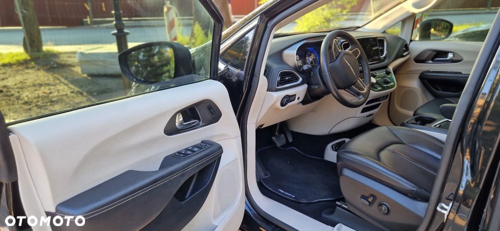Chrysler Pacifica - 3