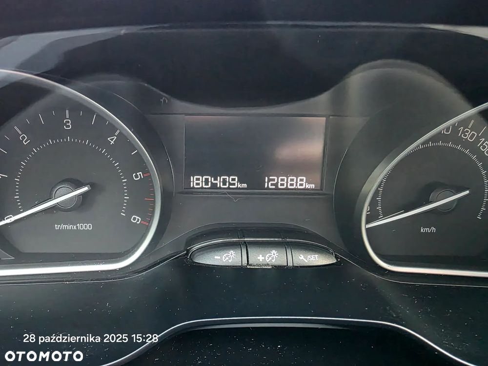 Peugeot 208 Blue-HDi 100 Stop&Start Active - 12