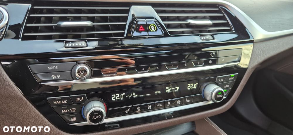 BMW Seria 5 530i xDrive mHEV M Sport sport - 32