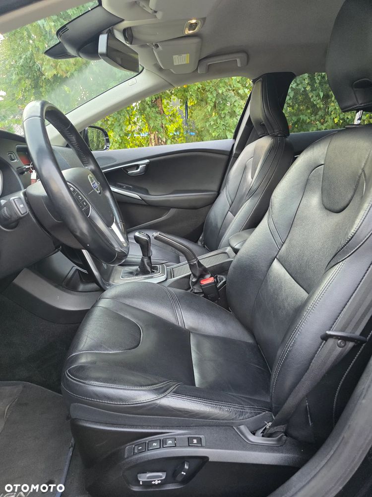 Volvo V40 D4 You - 23