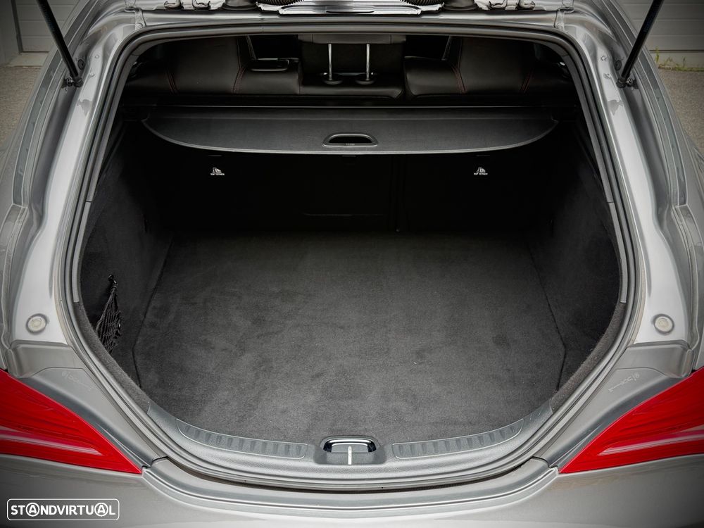 Mercedes-Benz CLA 200 d Shooting Brake AMG Line Aut. - 46