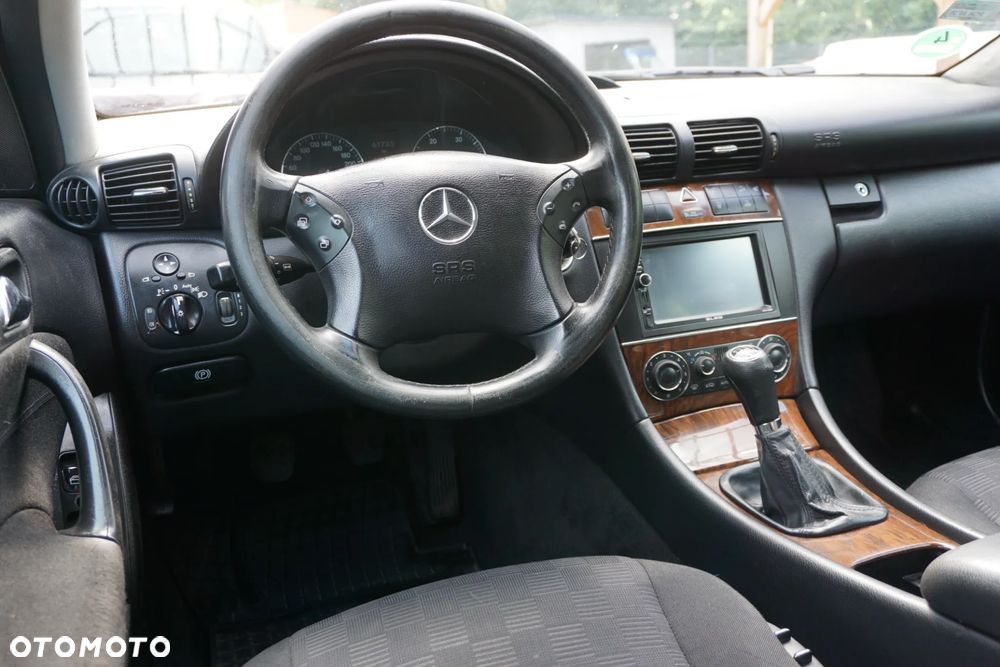 Mercedes-Benz Klasa C 200 CDI Elegance - 11