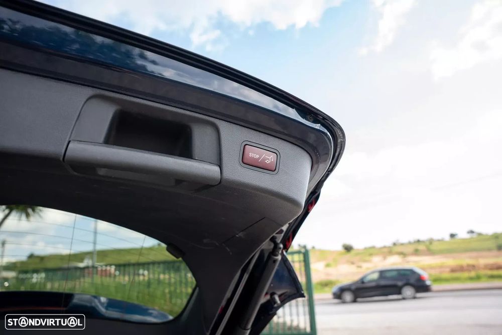 Mercedes-Benz GLA 180 - 19