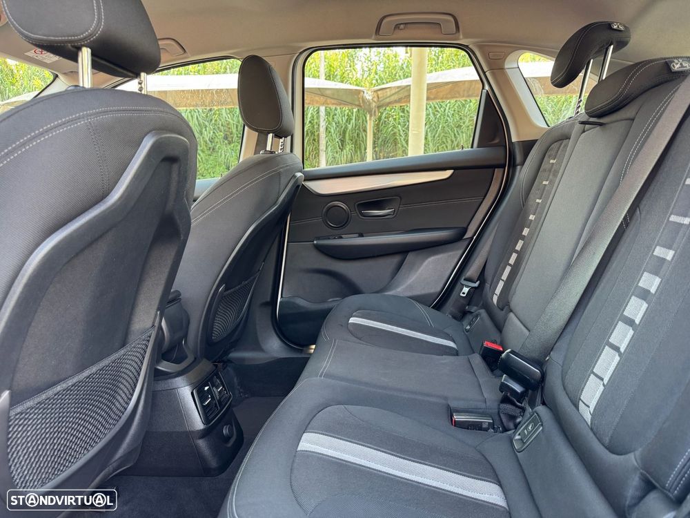 BMW 216 Active Tourer d Line Sport — fotografia 11