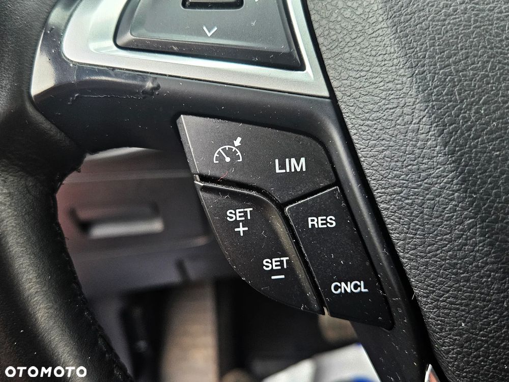 Ford S-Max ver-2-0-tdci-bi--turbo-titanium-powershift - 35