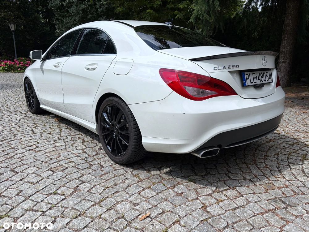 Mercedes-Benz CLA 250 4-Matic - 23