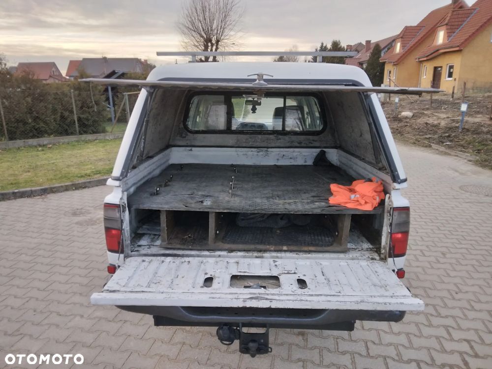 Toyota Hilux 2.5 D-4D DLX - 12