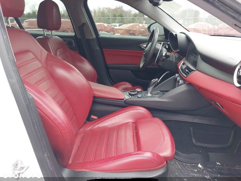 Alfa Romeo Giulia 2.0 Turbo 16V AT8-Q4 Veloce Ti - 22
