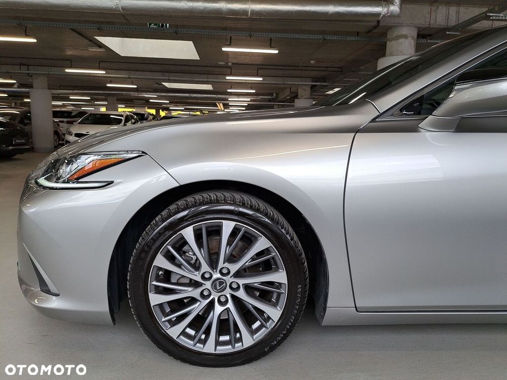 Lexus ES 300h Business Edition - 41