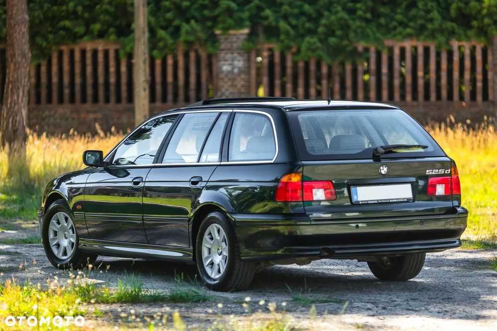BMW Seria 5 525d Touring - 15