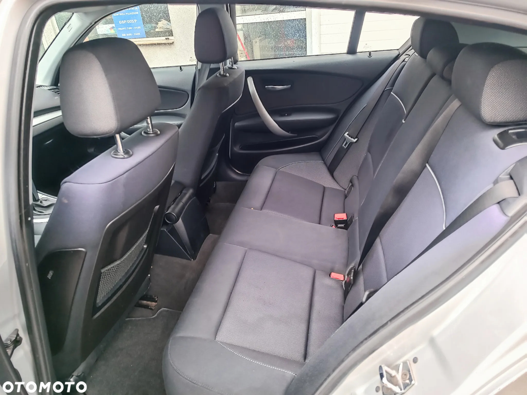 BMW Seria 1 120i - 26