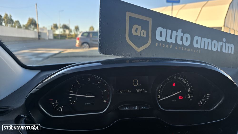 Peugeot 208 1.6 BlueHDi Style - 25