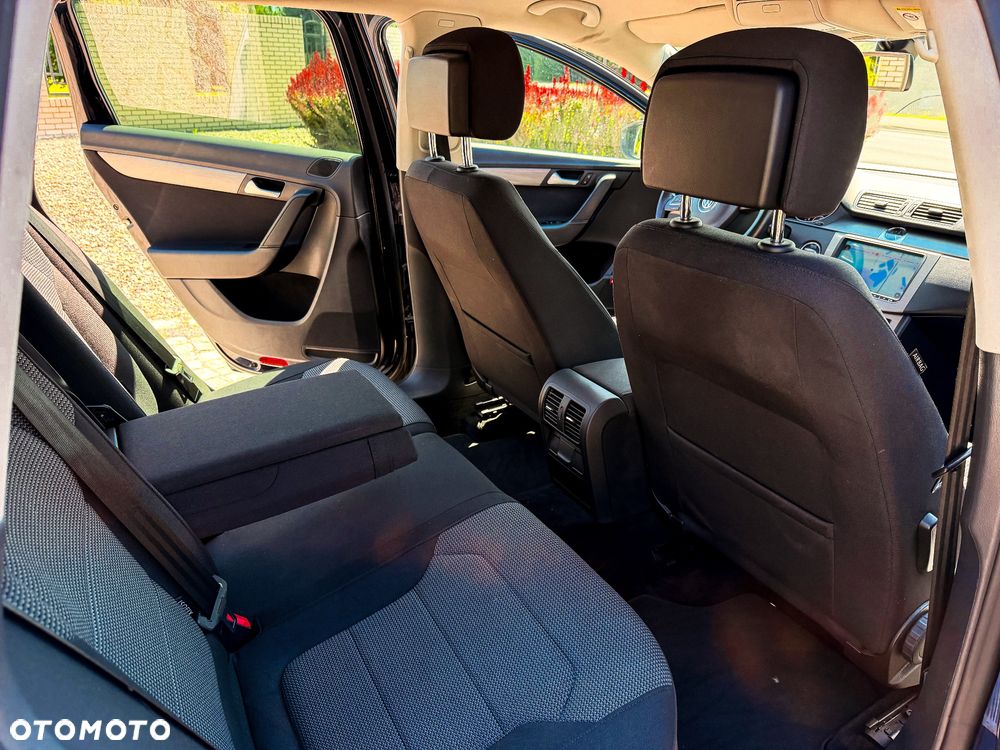 Volkswagen Passat 1.4 TSI BlueMotion Technology R-Line - 29