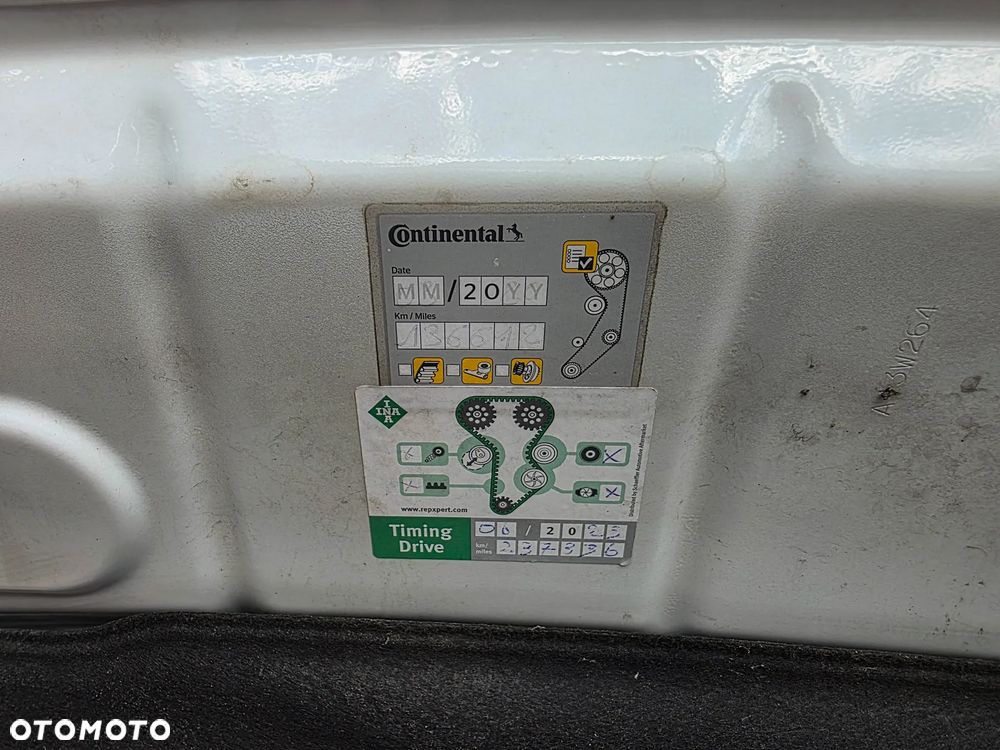 Volvo V40 D3 Geartronic R Design - 29