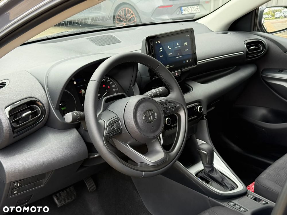 Toyota Yaris - 10