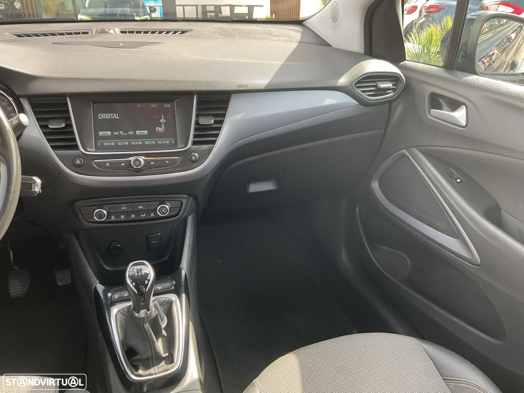 Opel Crossland X 1.2 Business Edition - 47