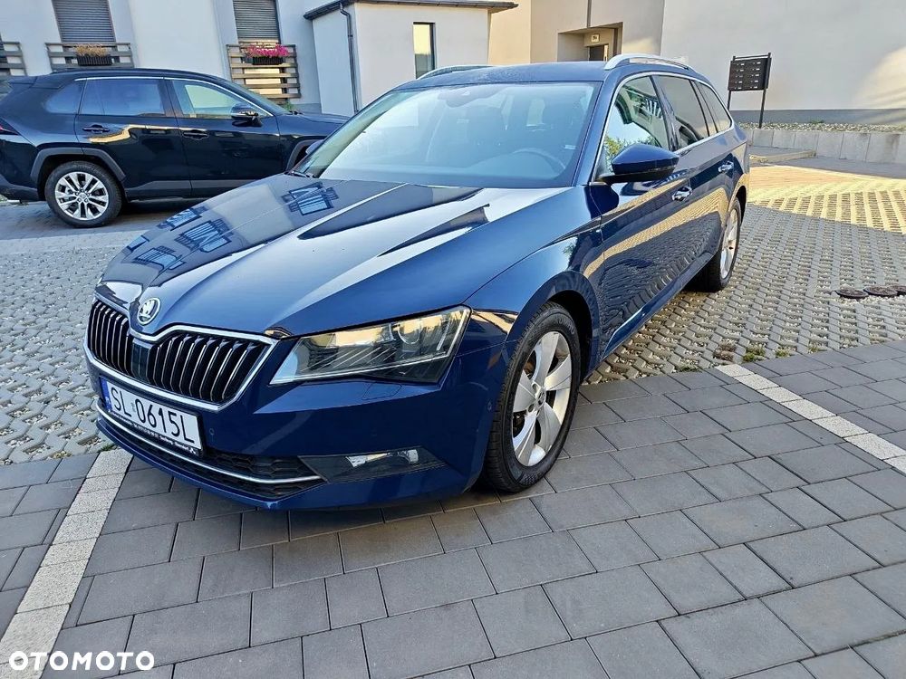 Skoda Superb 2.0 TDI Premium Edition - 38