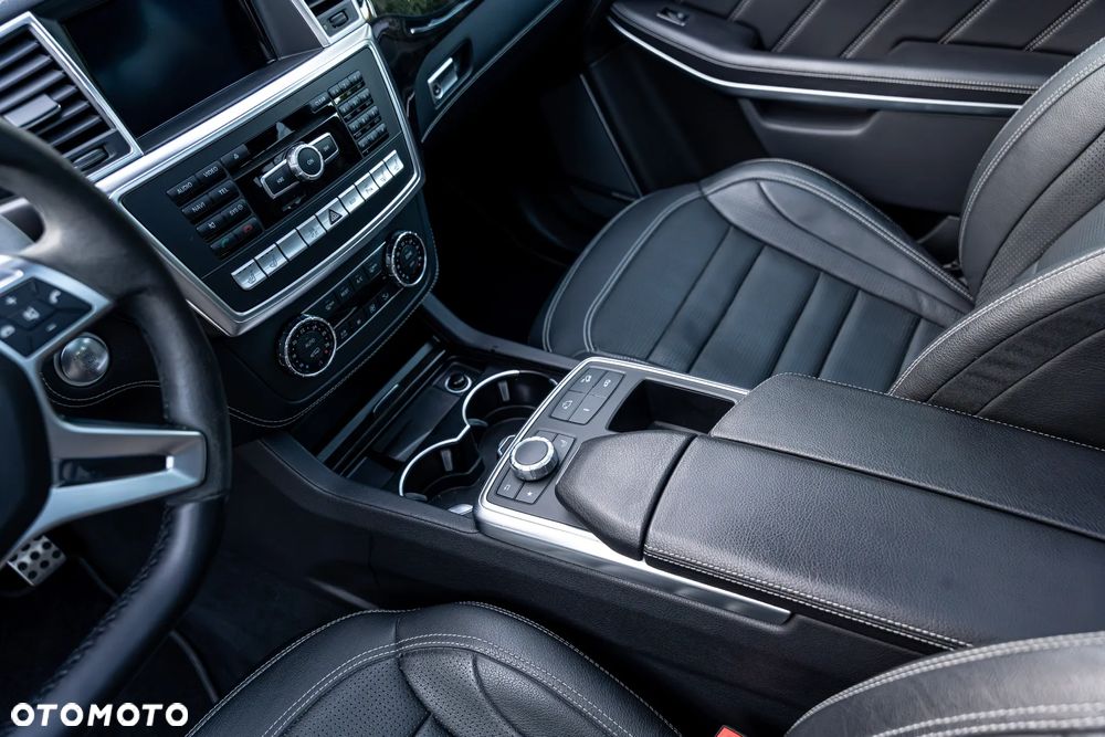 Mercedes-Benz GL 63 AMG 4Matic AMG Speedshift Plus 7G-TRONIC - 25