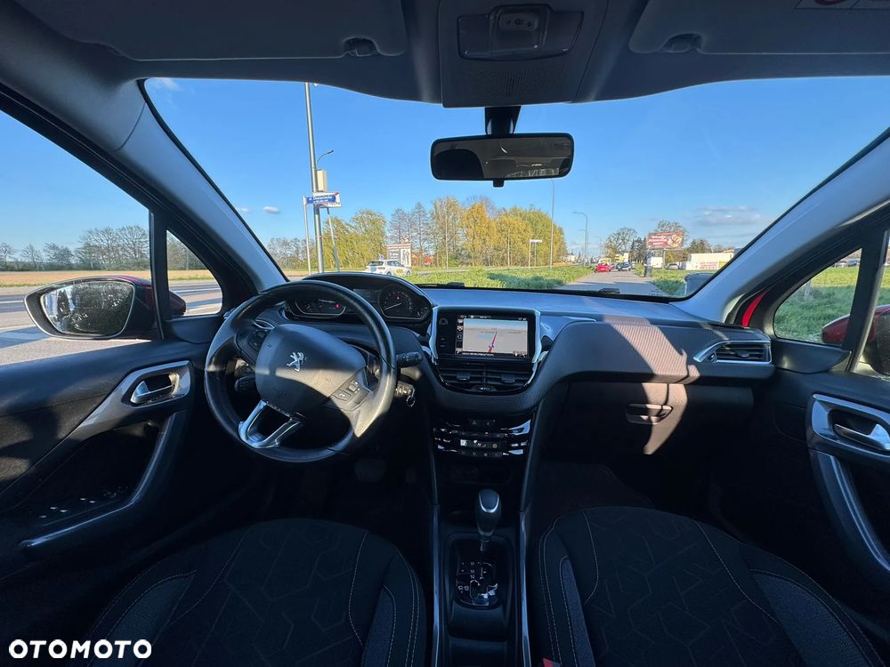 Peugeot 2008 1.2 Pure Tech Allure S&S EAT6 - 14