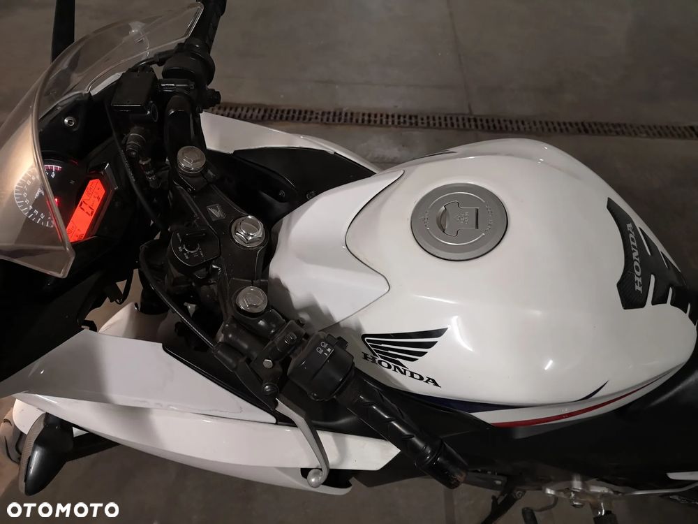 Honda CBR - 4