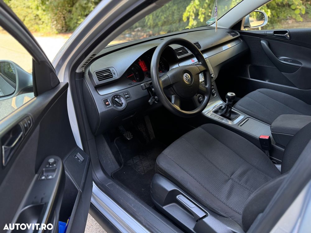 Volkswagen Passat 1.9 TDI Comfortline - 29