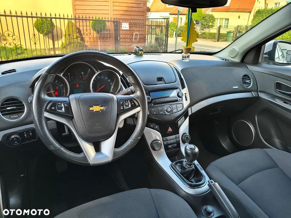 Chevrolet Cruze 1.6 LT - 16