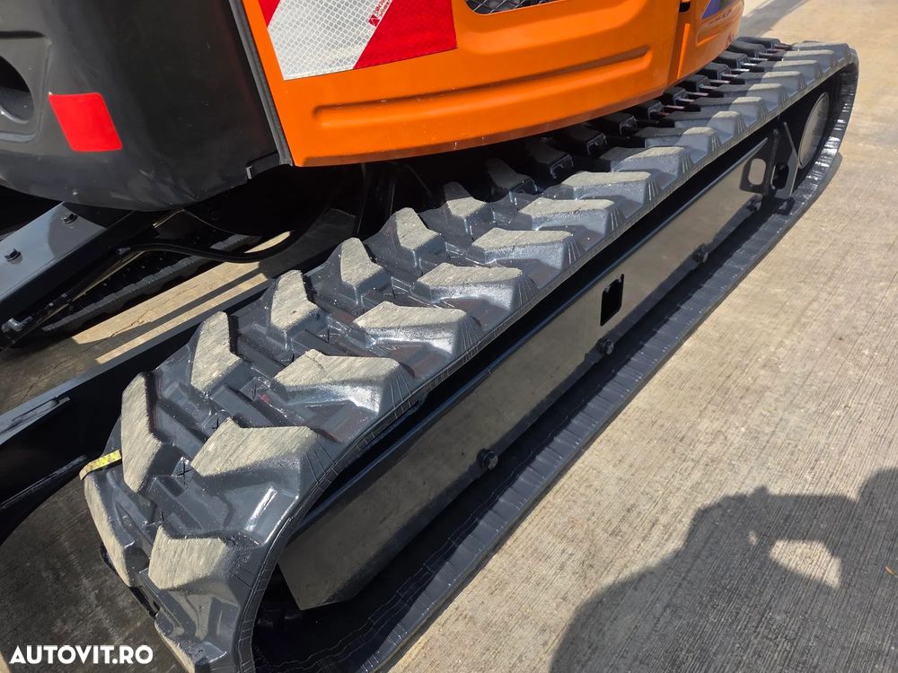 Hitachi ZX26U-6, 2023, 381h, CA NOU, CUPLA RAPIDA mecanica noua+3 cupe noi, Lama nivelare, inst picon pe brate, fara aer cond, latime 1,2m, ad sapare 3m, ridica 1,7t, masa operationala 2,7t, posibil leasing 4 ani-PROMOTIE 32.900 EUR+Tva - 13