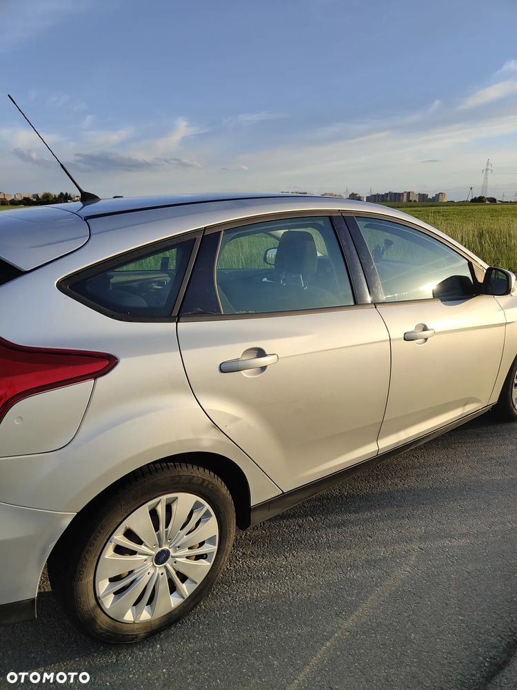 Ford Focus 1.6 Trend - 6