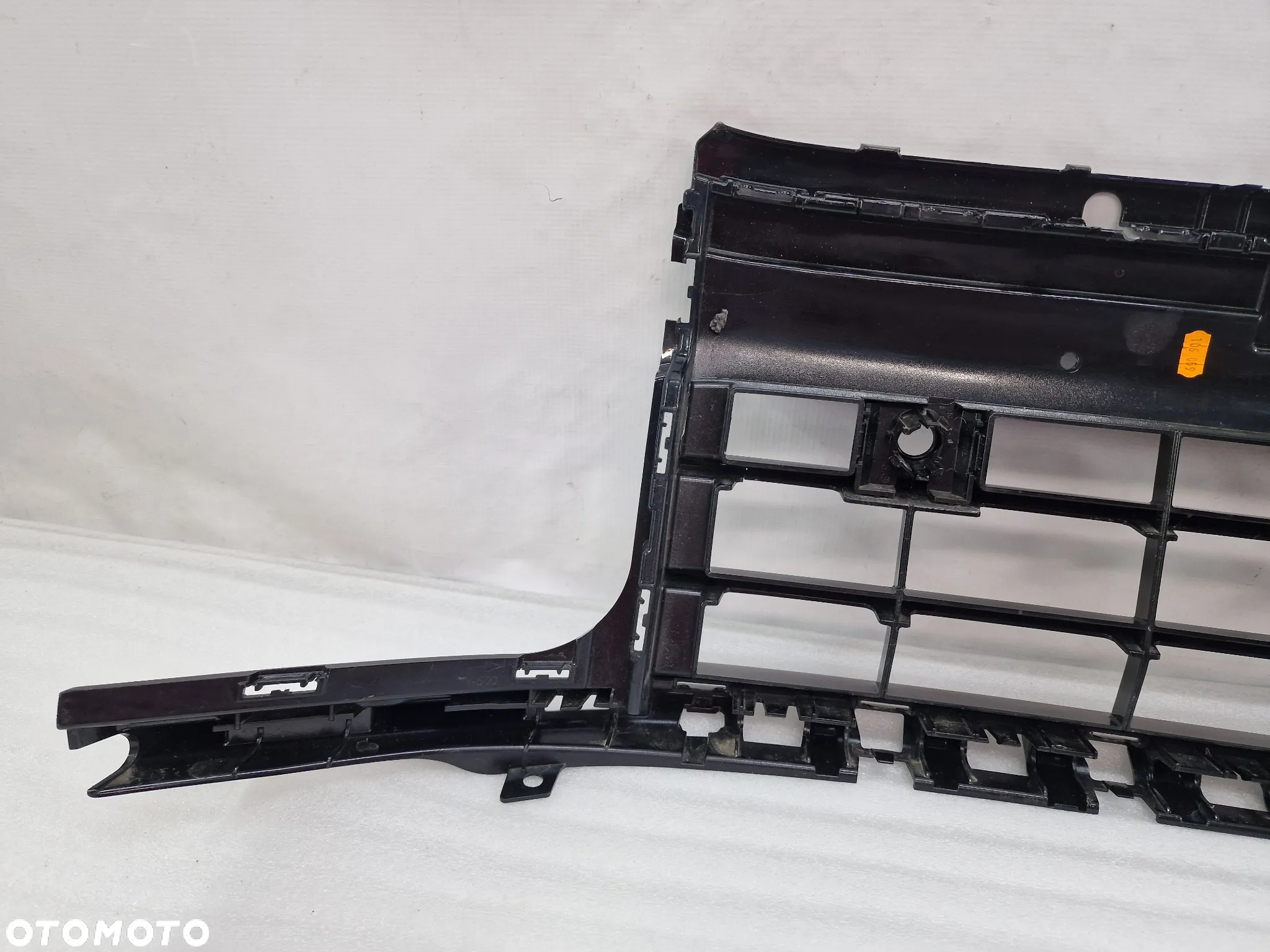 VW TAIGO R-LINE RLINE 2G7 21- KRATKA ŚRODKOWA ZDERZAKA PRZEDNIEGO PRZÓD , NR 2G7853671D / 2G7853671 D / 2G7853677C / 2G7853677 C , NR AUKCJI GL700 - 15