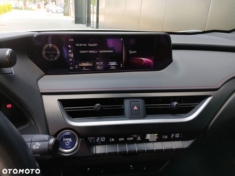 Lexus UX - 24